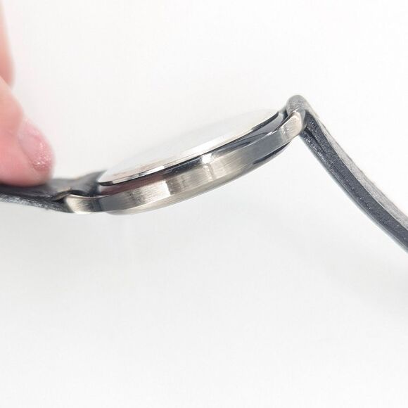 Vintage 1989 Fossil Batman Silver Black Leather Watch - Picture 5 of 10